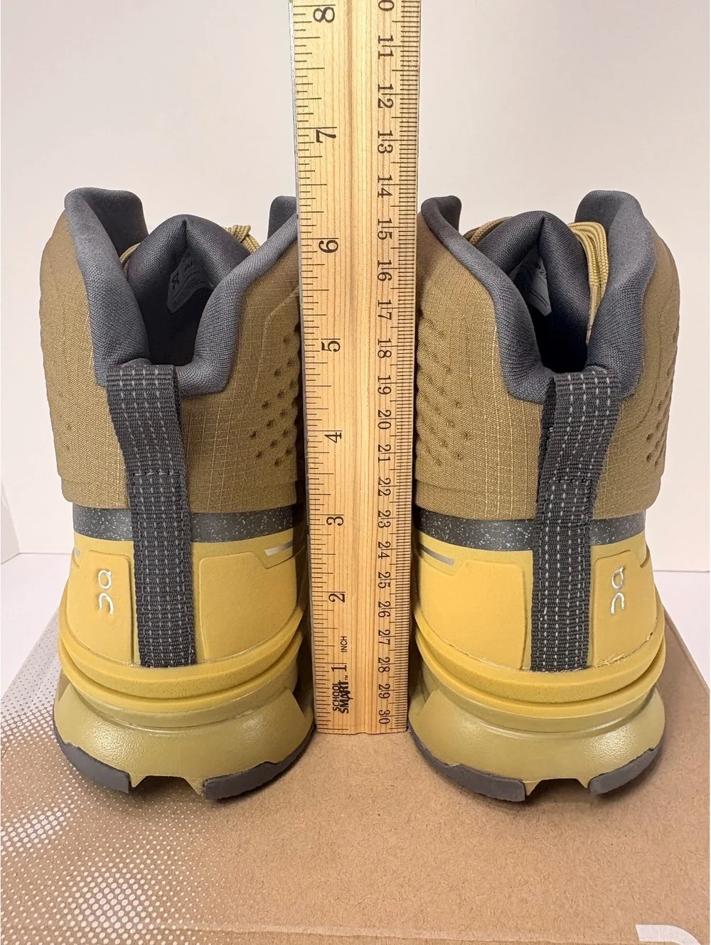 On Cloudrock 2 Waterproof Women’s Hiking Boots Size 8 Hunter/Safari 63.97853